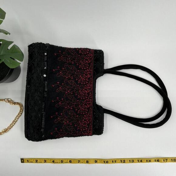 Women's Black and red velvet beaded purse - Picture 8 of 8